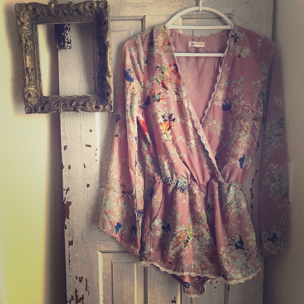 Long sleeve short romper
